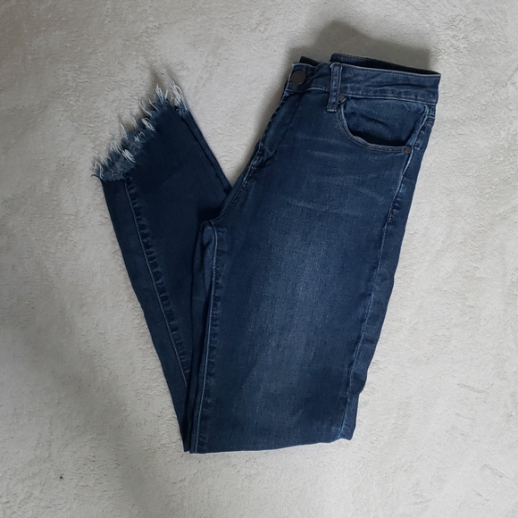 Articles Of Society Denim - Articles of Society Suzy Cropped Fray Hem